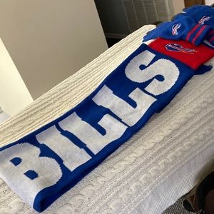 Buffalo Bills long scarf and gloves in good condition
